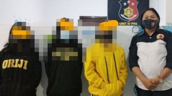 الشرطة فحصت امرأتين تلقيان بأطفال وتصفعهما في بيتونغ