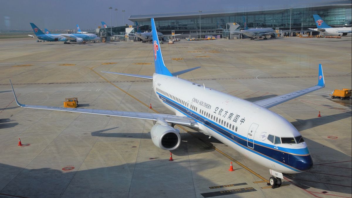 中国航空公司警告乘客不要向飞机投掷硬币“仪式”