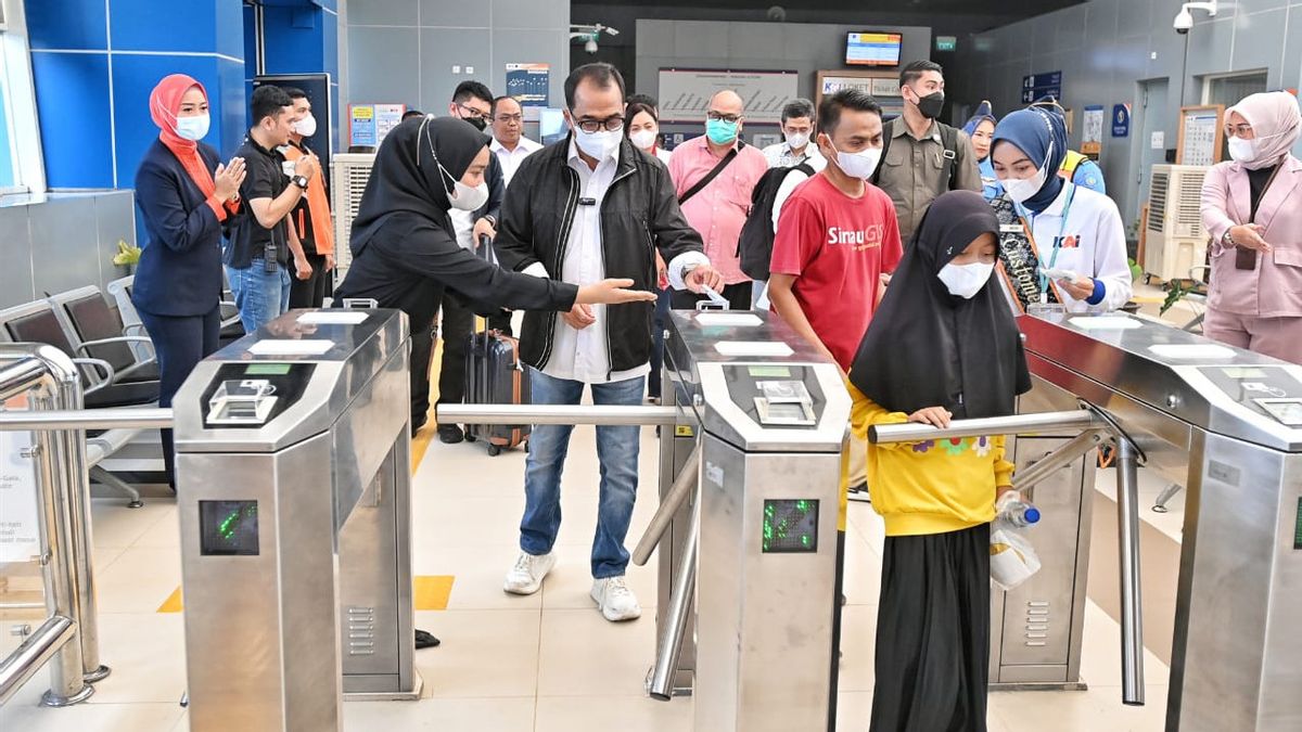 增加南苏门答腊轻轨乘客数量，交通部长布迪要求增加支线运输
