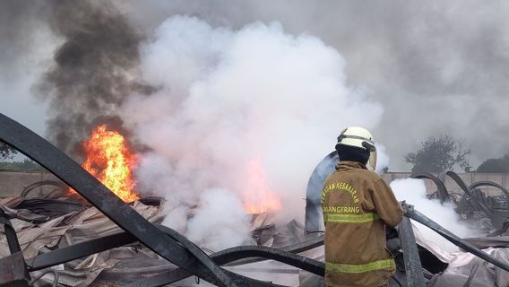 Kebakaran di Ruko Cideng, Satu Orang Terjebak di Lantai 4 Alami Luka Bakar