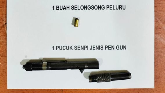 拥有 Pulpen 形火器,Tangerang的一名半巴雅男子被警察抓住