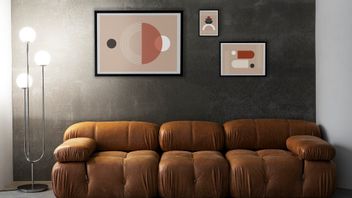 9 Inspirasi Dekorasi Dinding Ruang Tamu untuk Tampilan Stylish dan Hangat