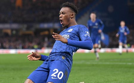 Hudson-Odoi Jadi Pemain Liga Inggris Pertama yang Positif COVID-19