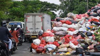 Un glissement de terrain à TPST Bantargebang perturbe l'évacuation des déchets de Jakarta