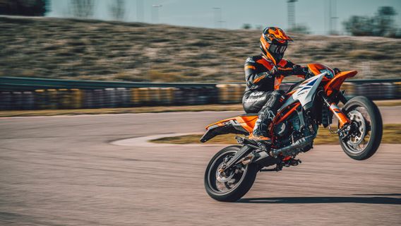 KTM Perkenalkan Supermoto 125 SMC R dan 390 SMC R, Kenali Kelebihannya