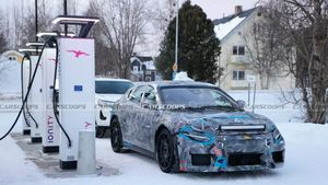 Ketika Mobil Listrik Pertama Ferrari Muncul di Jalanan: Bocoran Desain, Spesifikasi, dan Harga Fantastisnya