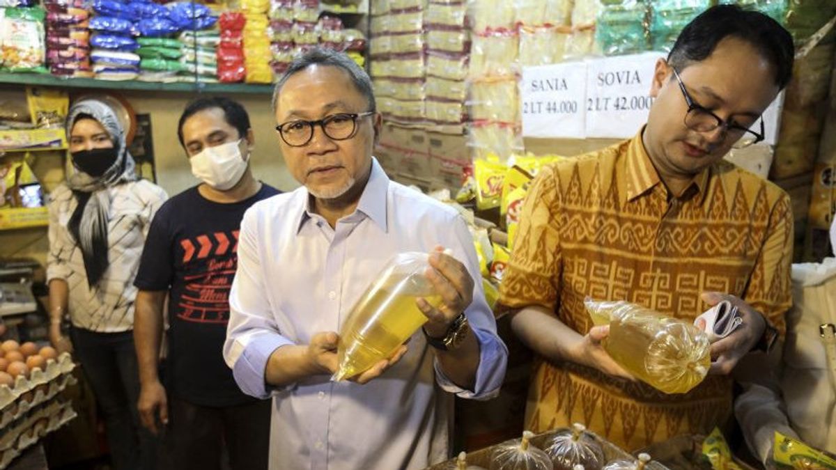 غرفة التجارة الإندونيسية تأمل وزير التجارة ذو الكفل حسن: استعادة ثقة المستهلك