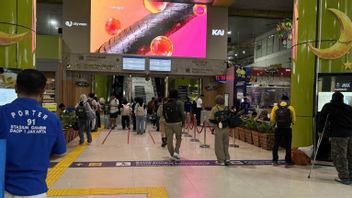 H-4 Lebaran, 17 000 passagers partent de la gare de Gambir