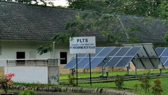 PT Kilang Pertamina Plaju Memasang Panel Surya di Rumah Sakit dan Pemukiman Warga