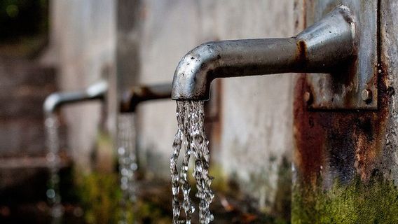 Tips Memurnikan Air Tanah Agar Terhindar dari Mikroplastik dan Aman untuk Dikonsumsi