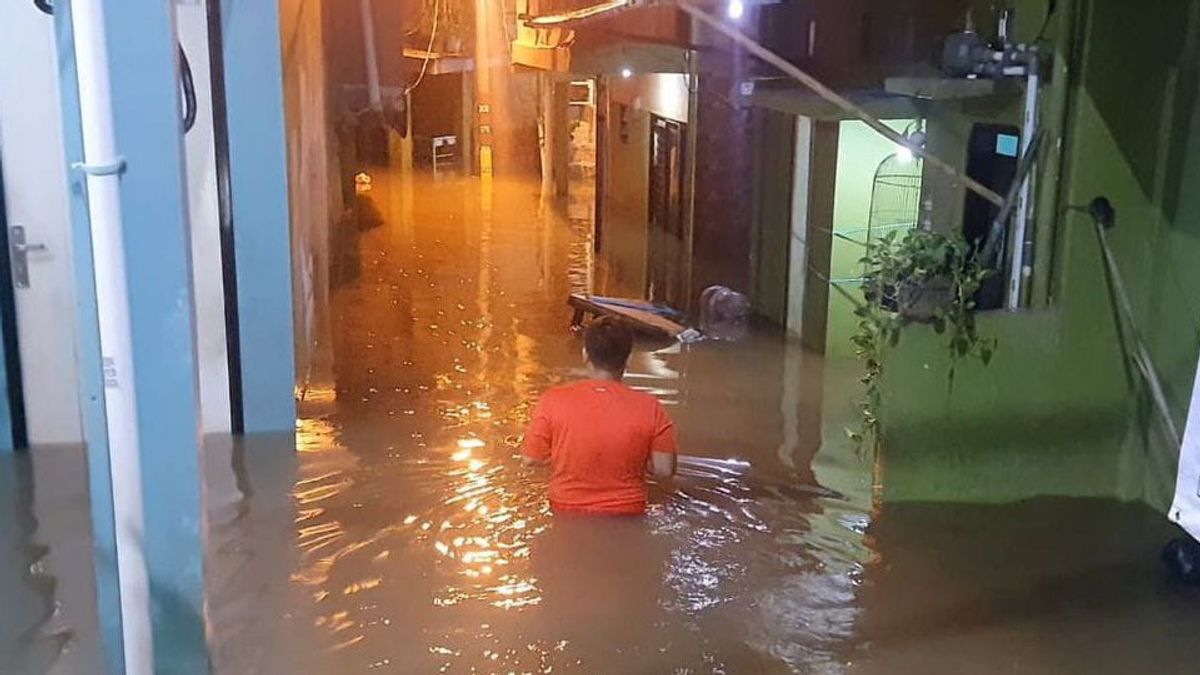 Banjir Jakarta Senin Pagi, 16 RT dan Dua Ruas Jalan Masih Terendam