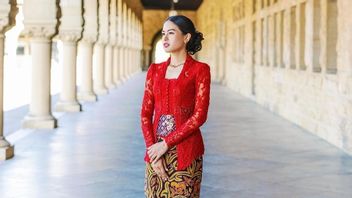 Not Only Beautiful, Maudy Ayunda's Red Kebaya Has A Strong Meaning