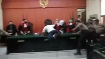 Diserang Aktivis Anti Masker Banyuwangi saat Sidang, Ketua PN Banyuwangi Polisikan Pelaku