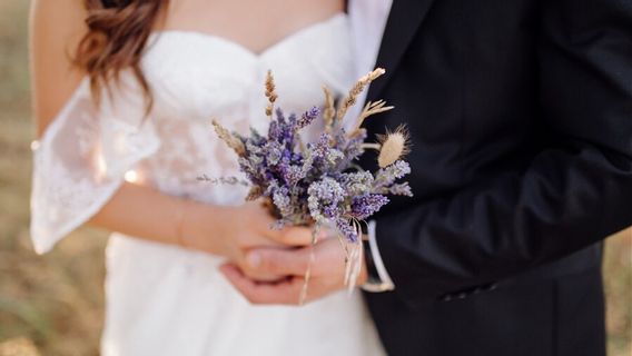 Mengenal Lavender Marriage, Pernikahan Palsu Penutup Orientasi Seksual