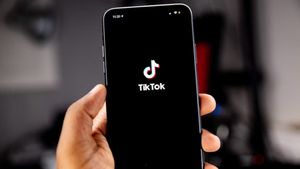 TikTokはプラットフォーム上で数十のベールをかぶったインパクトを削除