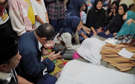 Melayat Bocah Hanyut di Tebet, Pramono Janji Minimalisir Dampak Banjir