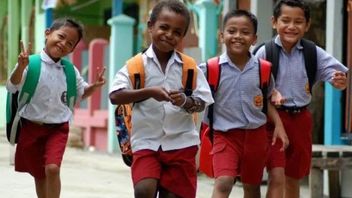 坤甸市政府鼓励智慧印尼计划，防止儿童辍学