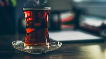 3 المشروبات التي تسبب هشاشة العظام ، وهناك الشاي إلى الصودا