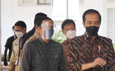 Kontroversi Kemendikbud dan Nasib Nadiem di Kabinet