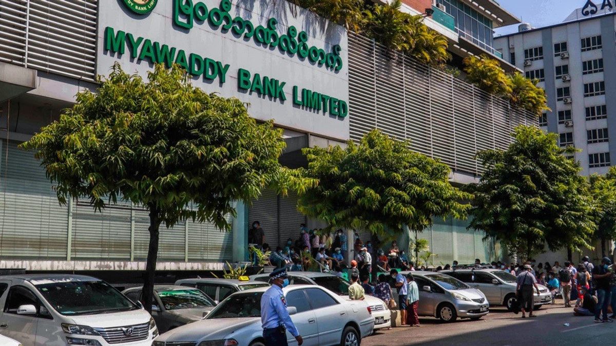 ミャンマー軍銀行が業務を停止、中央銀行が口座引き出しとATM取引を制限