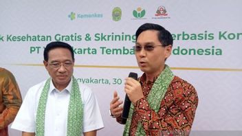 卫生部长前往班图尔的一家卷烟厂，预防中风和心脏病发作