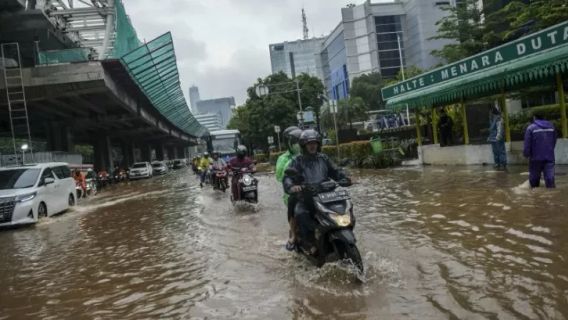 20 RT di Jakbar Masih Terendam Banjir Hingga 90 Cm