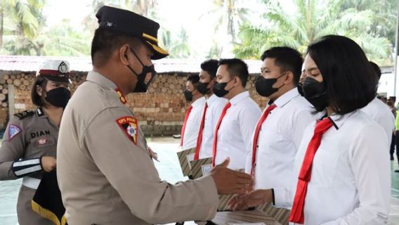 Kapolres Tebing Tinggi Beri Penghargaan pada 8 Anggota yang Ungkap Kasus 13.500 Butir Pil Extacy