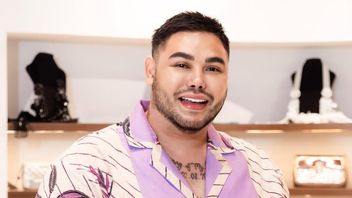 ヒジャブ・ディパルスク・オクンブランド、イワン・グナワン・エンガン・アンビル 法的動き:アッラーの歩みを利用する