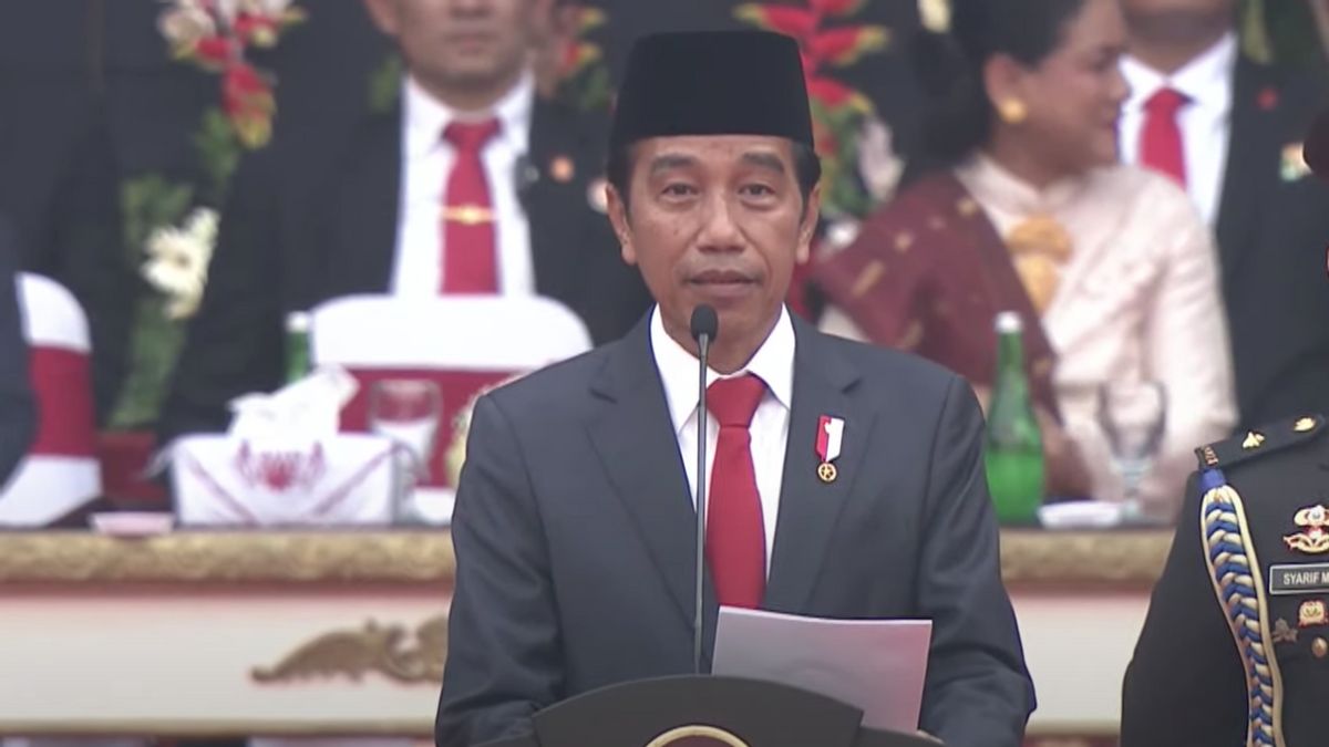 Director Of Bareskrim Ex-Adjutant Jokowi Receives Bhayangkara Nararya Star Badge From President