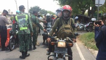 La Police Retire Un Poteau D’isolation à West Aceh Après Que Le Gouvernement Provincial Autorise Le Retour Local