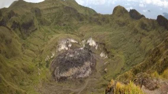جبل أوو سانغيهي سولوت الحمم البركانية شكل قباقيب قمة فوهة البركان