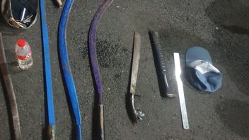 Rencana : 11 étudiants à Tanjung Priok transportant de l'eau dure et du Celurit