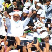 Dalam Sidang, Pengacara Rizieq Shihab Putar Video Kerumunan Jokowi dan TikTok Bima Arya