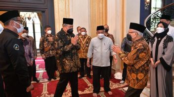 Vice President Ma'ruf Amin Visits Chairul Tanjung's Mother's Funeral Home