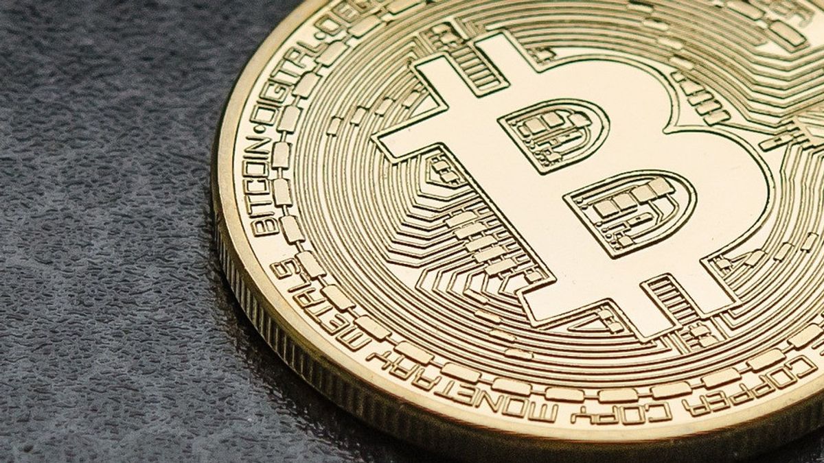 Bitcoin Miners’ Income Hits Lowest Point in Two Years, Here's Why