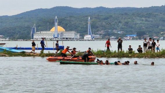 A Boy Drowned In Kendari Bay Found DEAD