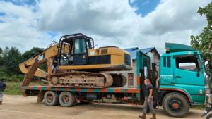 Jalan Krayan Selatan ke Nunukan Tertutup Longsor, Dinas PUPR Kerahkan Alat Berat Angkut Material