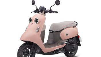 レトロニュアンスを持つ、これは現代技術を組み込んだヤマハヴィノーラ125 2025です