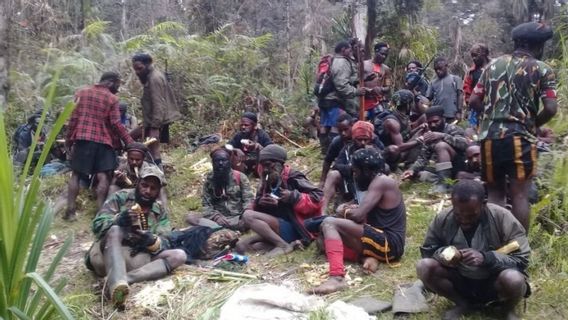 Lanny Jaya soutient les forces de l’ordre en Papouasie des montagnes