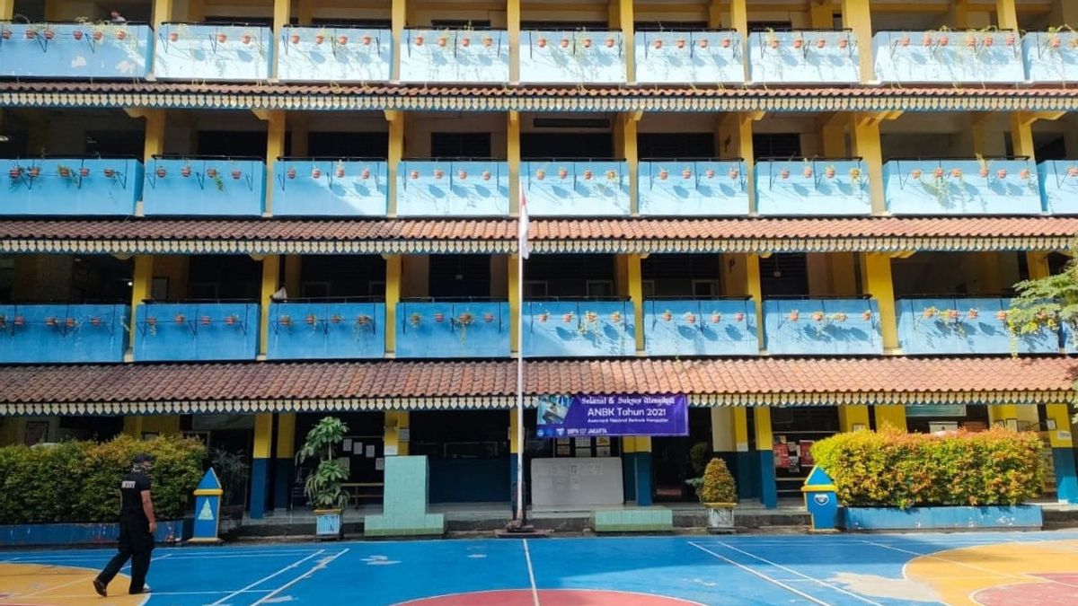 37 Pelajar dari 18 Sekolah di Jakarta Pusat Terpapar COVID-19, Sekolah Ditutup Sementara