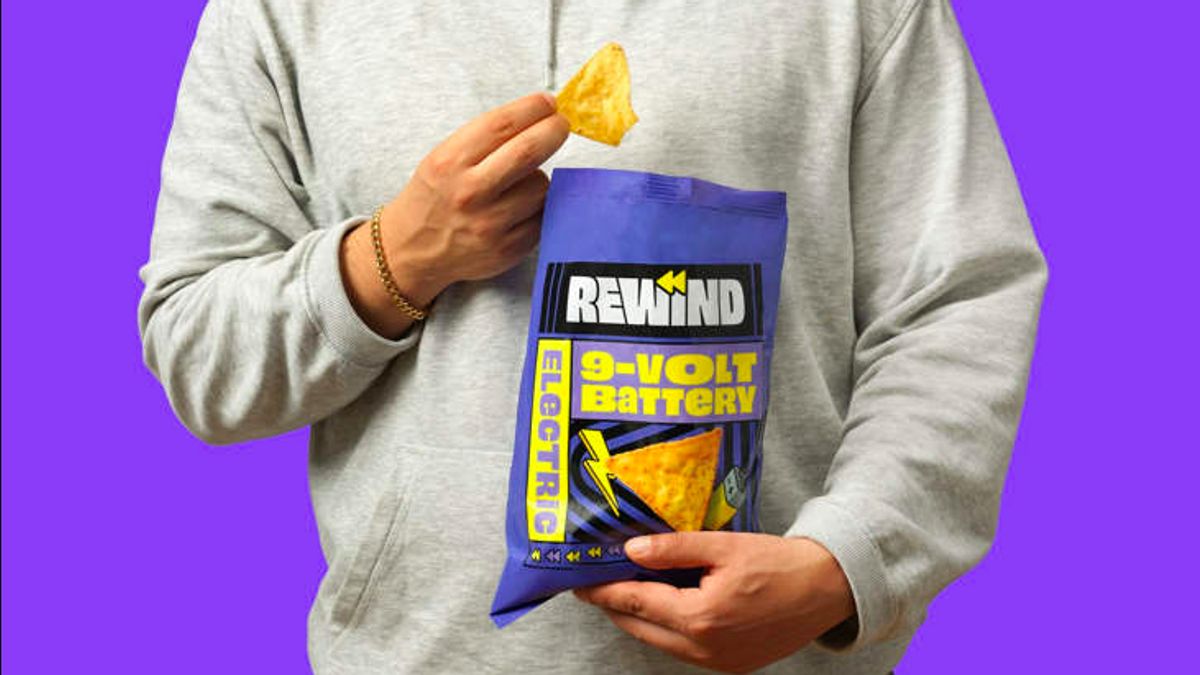 Pertama di Dunia Keripik Jagung Rasa Baterai 9 Volt, Berani Coba?