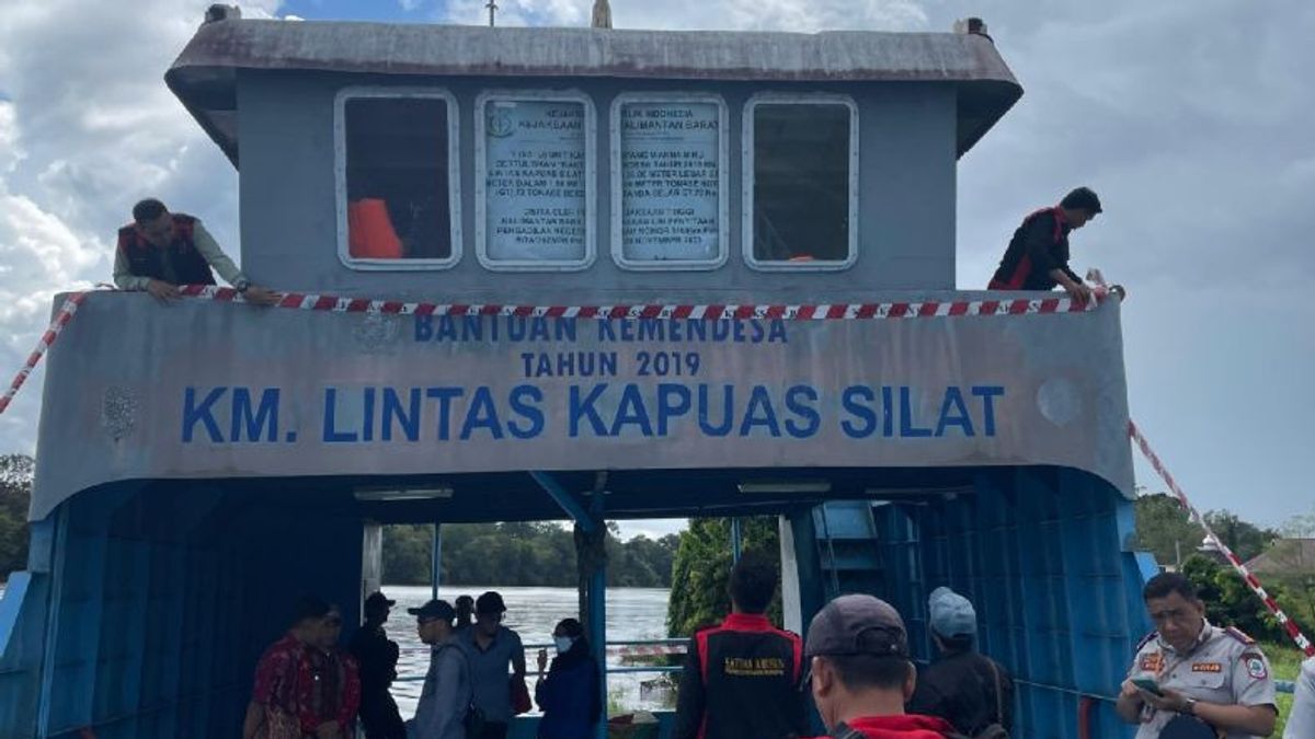 West Kalimantan Prosecutor's Office Confiscates Ferry Ship In Kapuas Hulu