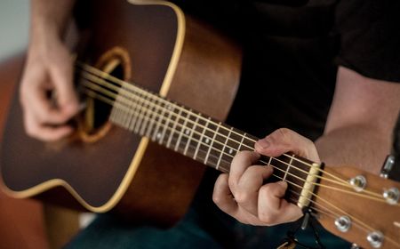 Cara Memilih Gitar Akustik Berkualitas