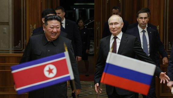 プーチン大統領は、クムスサン宮殿で金正恩と政治と経済について議論した。