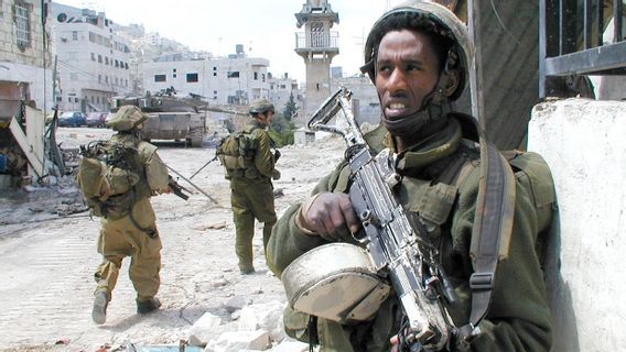 Israel Removes Barricades, Palestinians Can Enjoy The Night Of Ramadan In Jerusalem Square