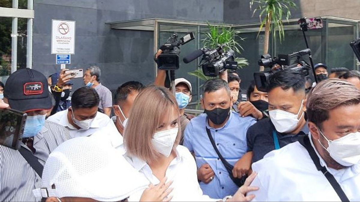 Nia Ramadhani And Ardi Bakrie Will Execute Sentences In Drug Cases