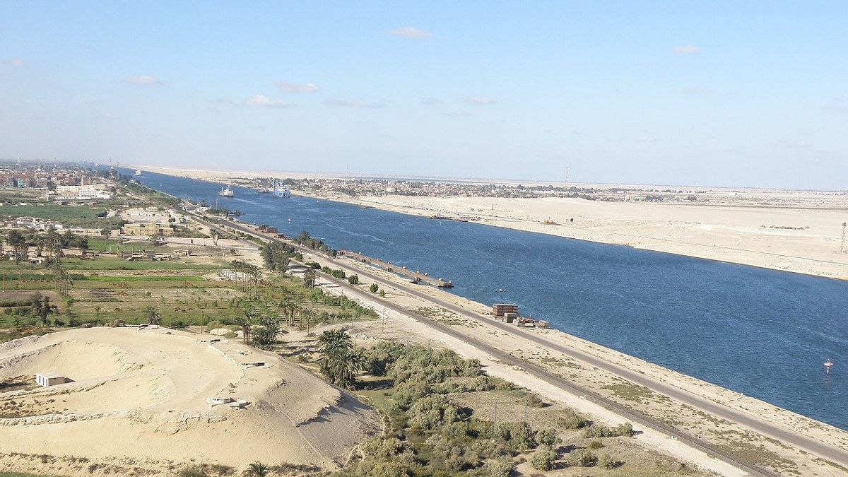 Kandas di Terusan Suez, Kapal Kontainer Terbesar Ever Given Diasuransikan Ratusan Juta Dolar AS