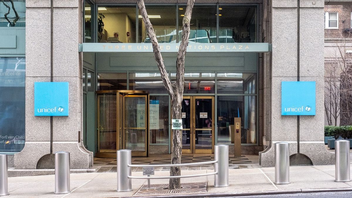 肥満を経験するティーンエイジャーの数は体重不足に苦しむ