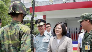 称与北京关系紧张是40年来最严重的，台湾国防部长：到2025年可能是入侵
