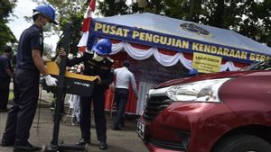 Menhub Ancam Berhentikan Taksi Online yang Tak Uji KIR dalam Memori Hari Ini, 6 Agustus 2017